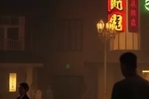 《四季面包房》剧照,木质操作台上刚出炉的圆形面包
